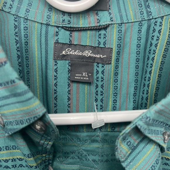 Eddie Bauer Men Classic Fit Aztec Pattern Print Button Down Shirt - Picture 5 of 13